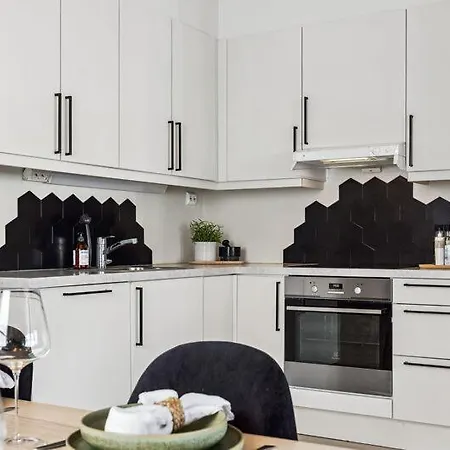 Apartment Hus Med Parkering, Stor Balkong Og Naer Metrobuss! Trondheim