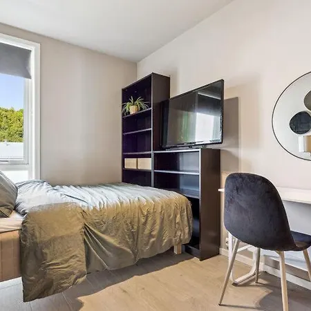 Hus Med Parkering, Stor Balkong Og Naer Metrobuss! Apartment