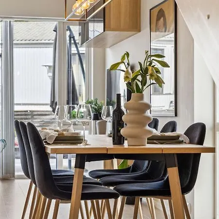 Apartment Hus Med Parkering, Stor Balkong Og Naer Metrobuss! Trondheim