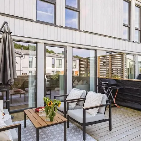 Hus Med Parkering, Stor Balkong Og Naer Metrobuss! Apartment