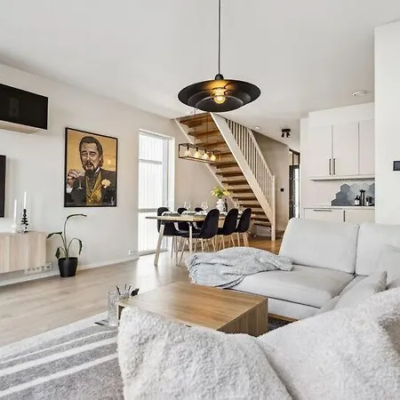 Hus Med Parkering, Stor Balkong Og Naer Metrobuss! Apartment Trondheim