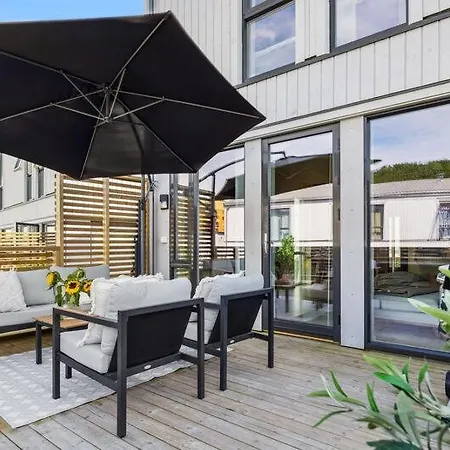 Hus Med Parkering, Stor Balkong Og Naer Metrobuss! Trondheim