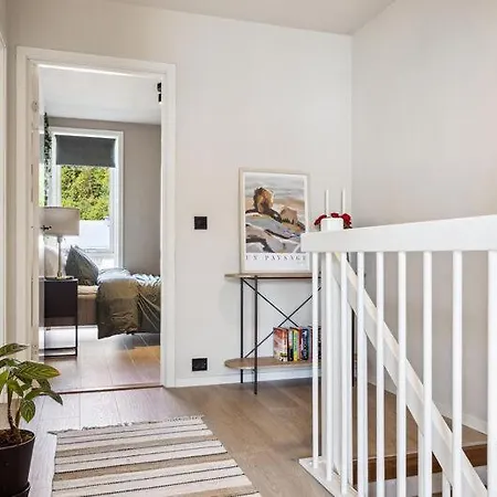 Apartment Hus Med Parkering, Stor Balkong Og Naer Metrobuss! Trondheim