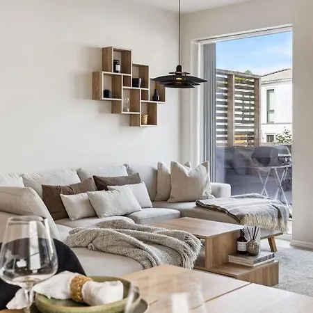 Apartment Hus Med Parkering, Stor Balkong Og Naer Metrobuss! Trondheim